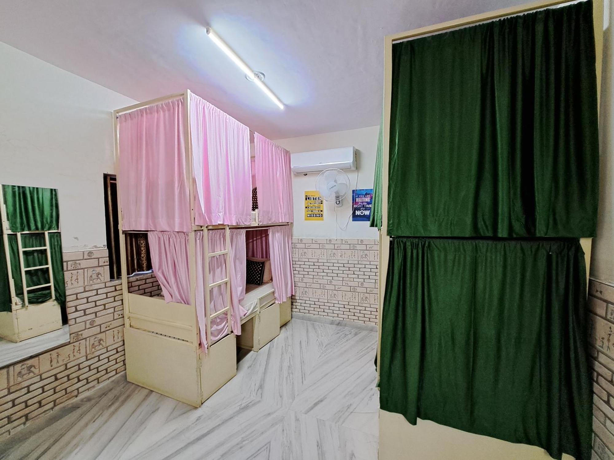 Swaraj Palace Τζαϊπούρ Εξωτερικό φωτογραφία